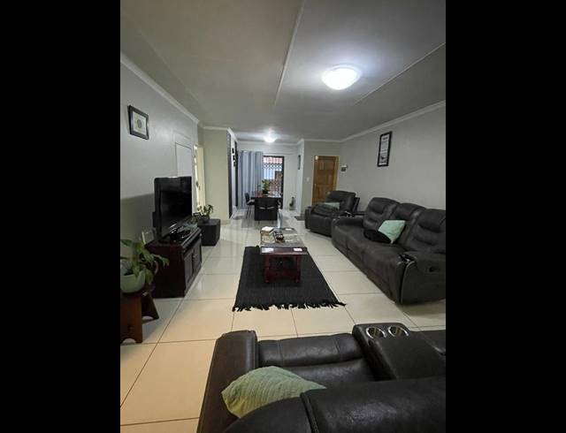 3 BEDROOM TOWNHOUSE FOR SALE IN PARKRAND